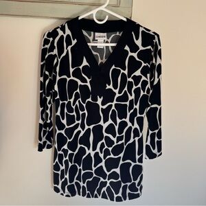 Chico's Black and White Patterned Top, Bracelet Sleeves